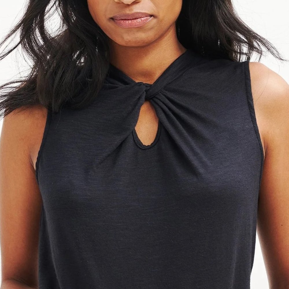 Amour Vert Keyhole Twist Sleeveless Top